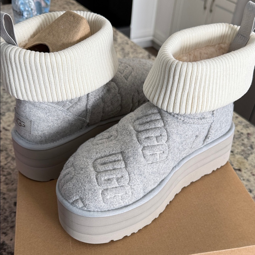 UGG Women's Cozy Gray and Cream Platform Slippers